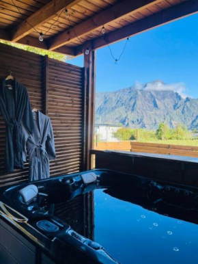 Bungalow la Jo Ya avec jacuzzi en supp